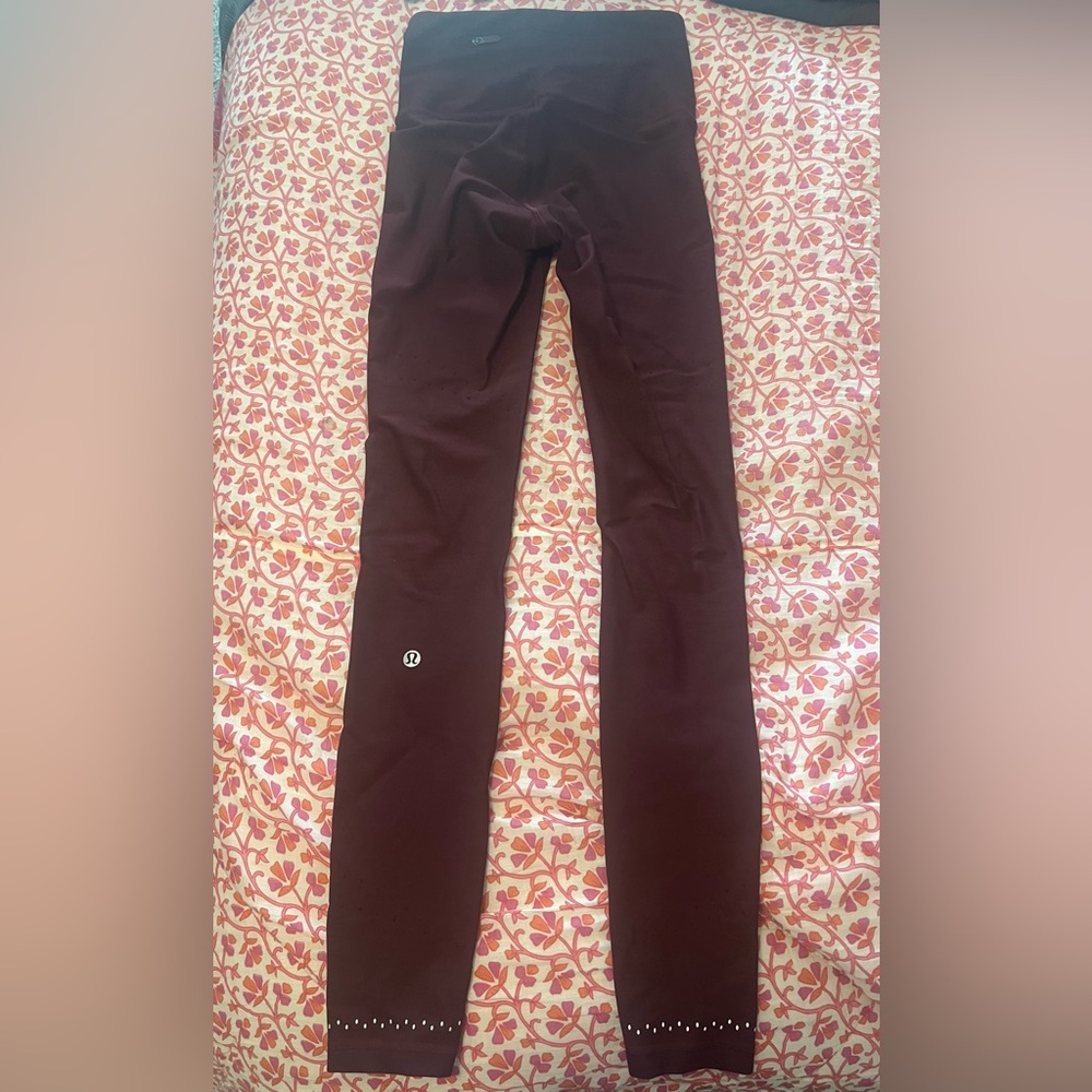 Lululemon leggings, maroon
